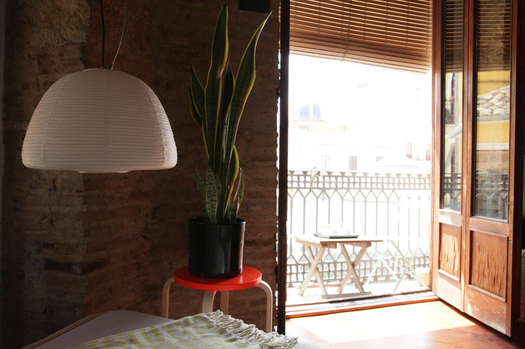 Bubuflats Mossen Apartment Valencia Exterior photo
